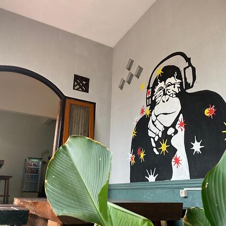Zzz Hostel Banyuwangi  Buitenkant foto