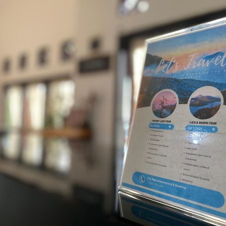 Zzz Hostel Banyuwangi  Buitenkant foto