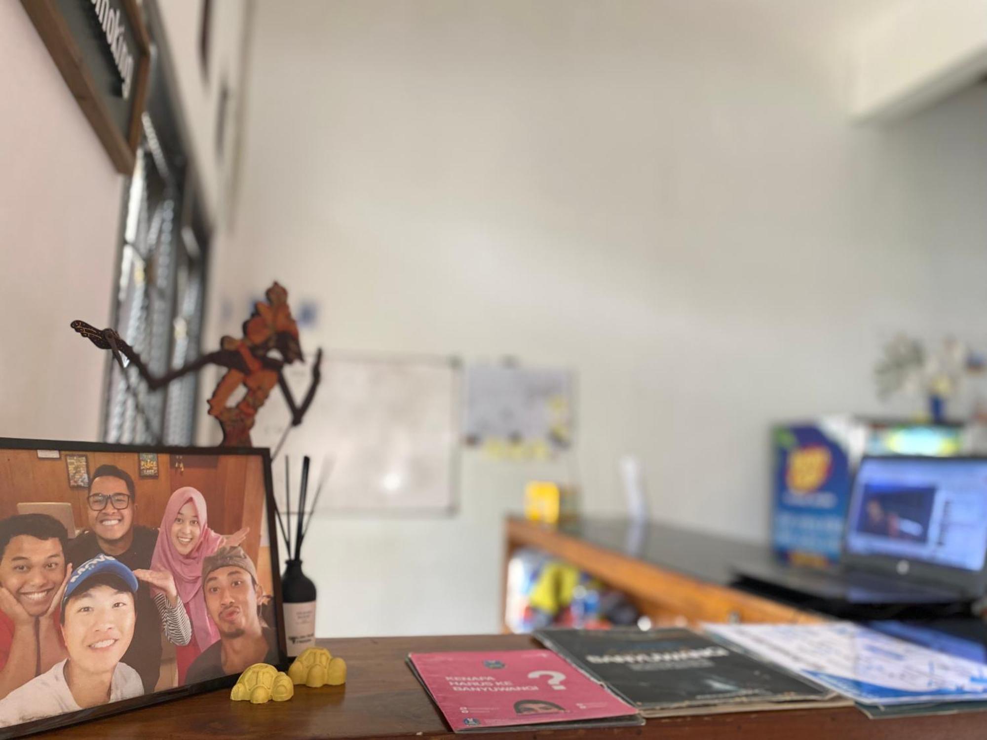 Zzz Hostel Banyuwangi  Buitenkant foto