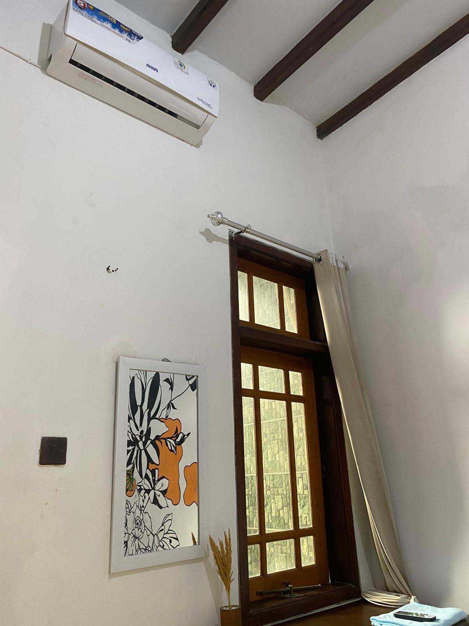 Zzz Hostel Banyuwangi  Buitenkant foto