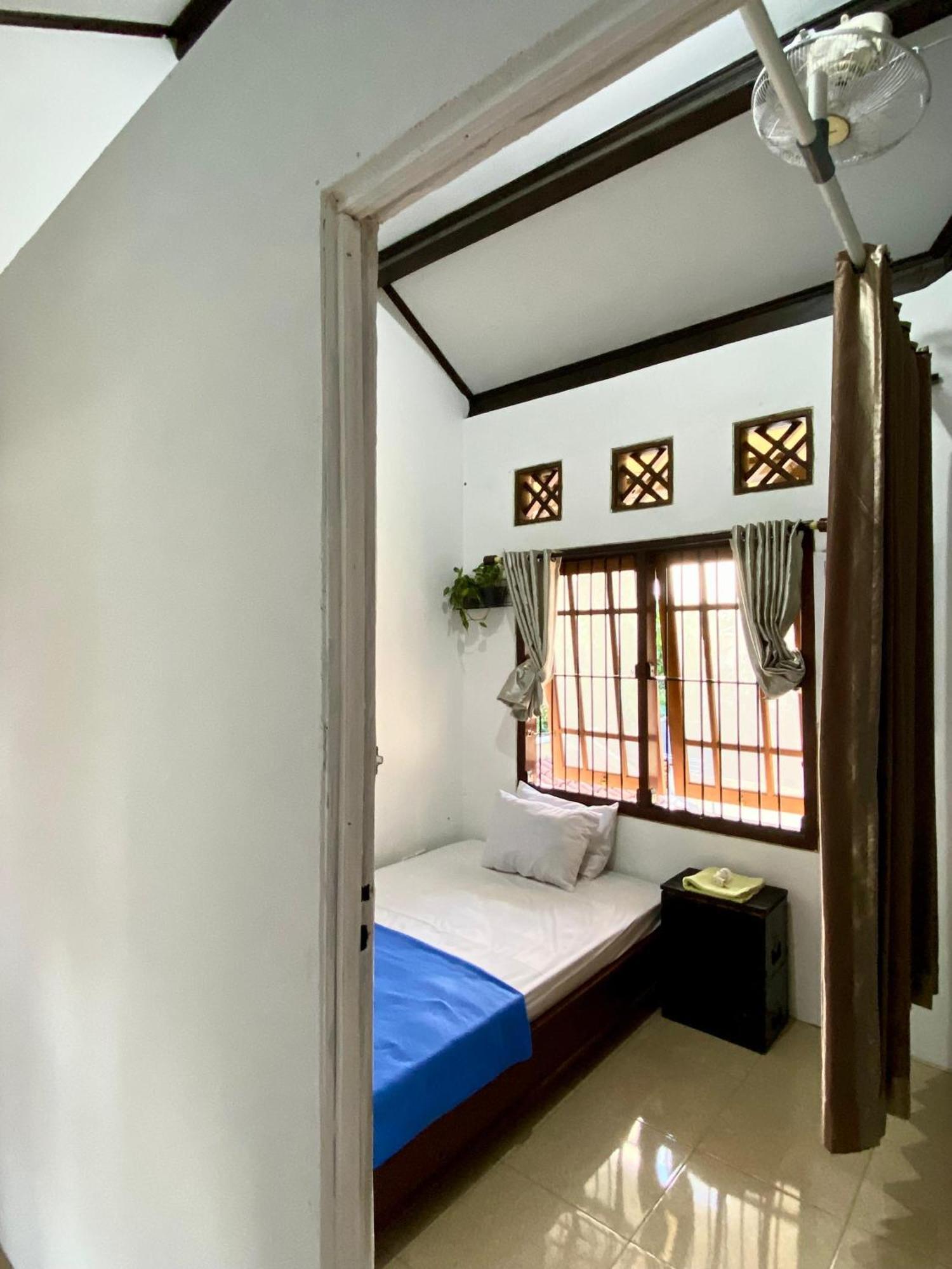 Zzz Hostel Banyuwangi  Kamer foto